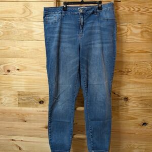refuge Slim Skinny Jeans in Medium Blue